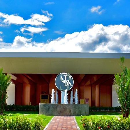 Sr Boutique Hotel Тхахек Екстериор снимка