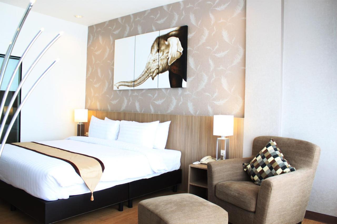Sr Boutique Hotel Тхахек Екстериор снимка