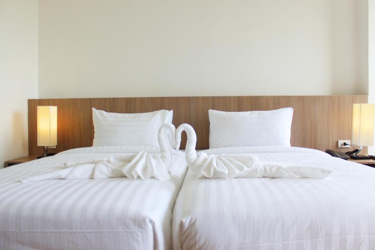 Sr Boutique Hotel Тхахек Екстериор снимка