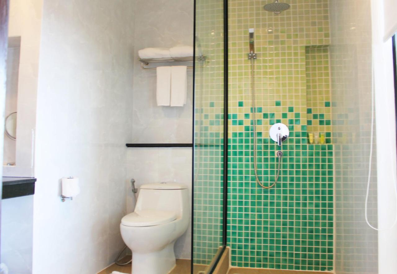 Sr Boutique Hotel Тхахек Екстериор снимка