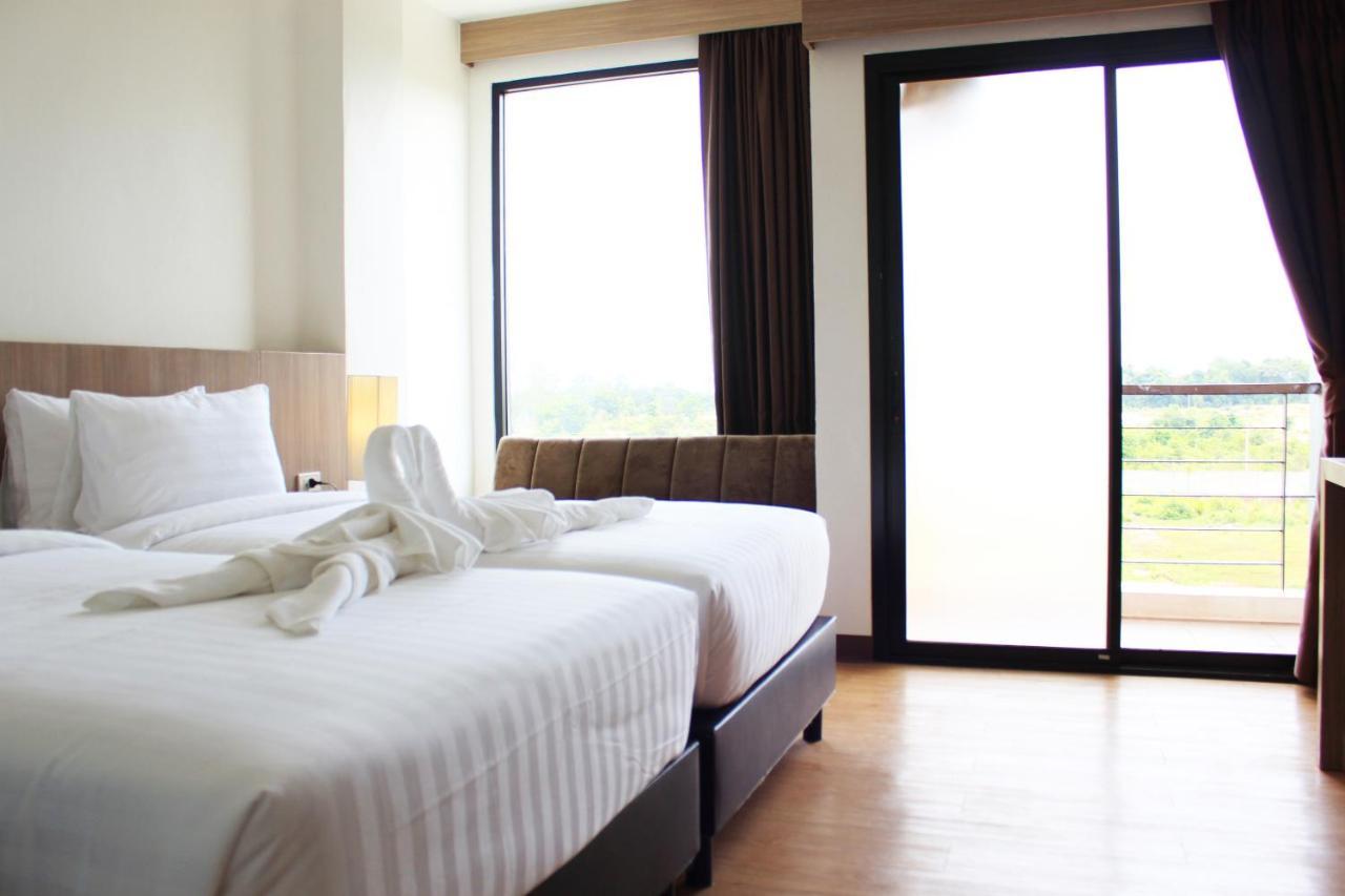 Sr Boutique Hotel Тхахек Екстериор снимка
