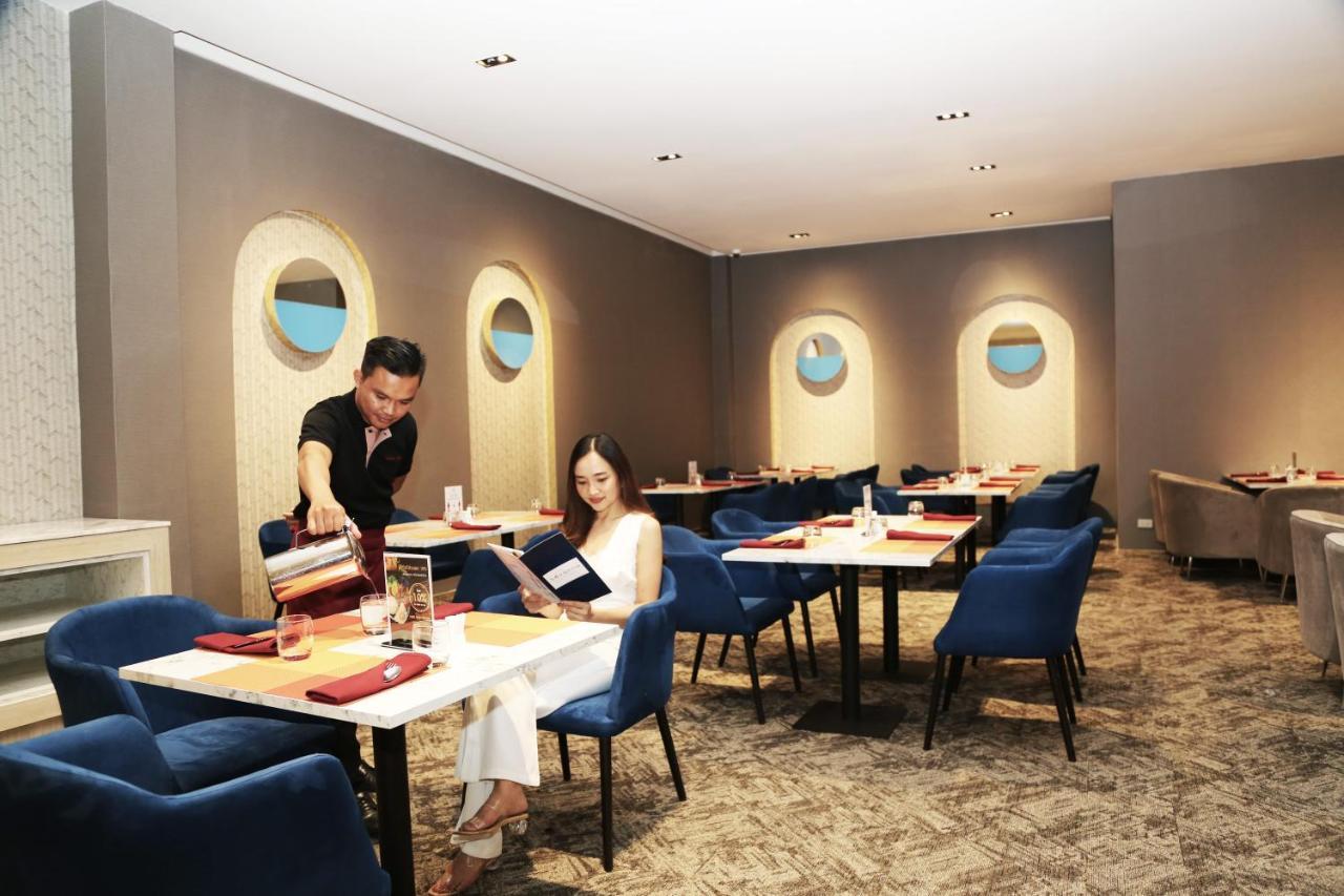 Sr Boutique Hotel Тхахек Екстериор снимка